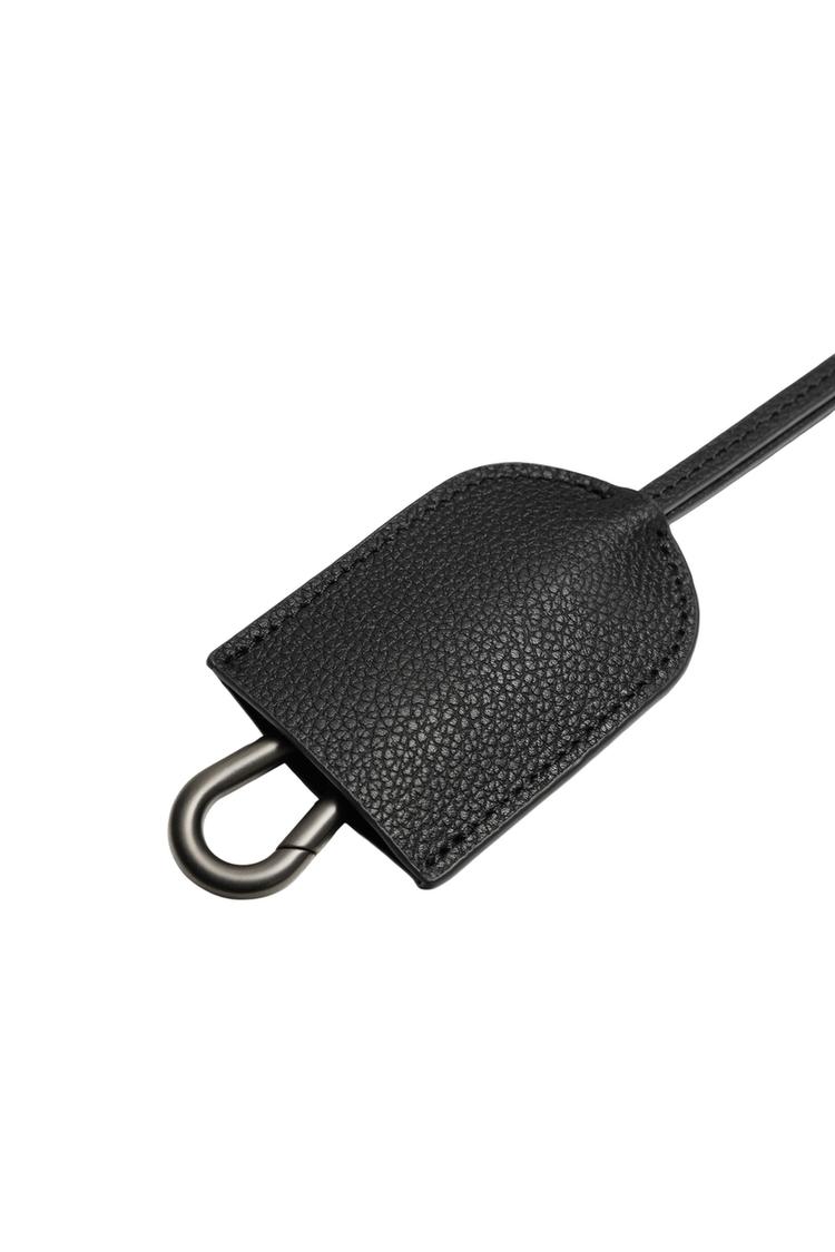 PORTA-CHAVES COM PENDENTE DE PELE